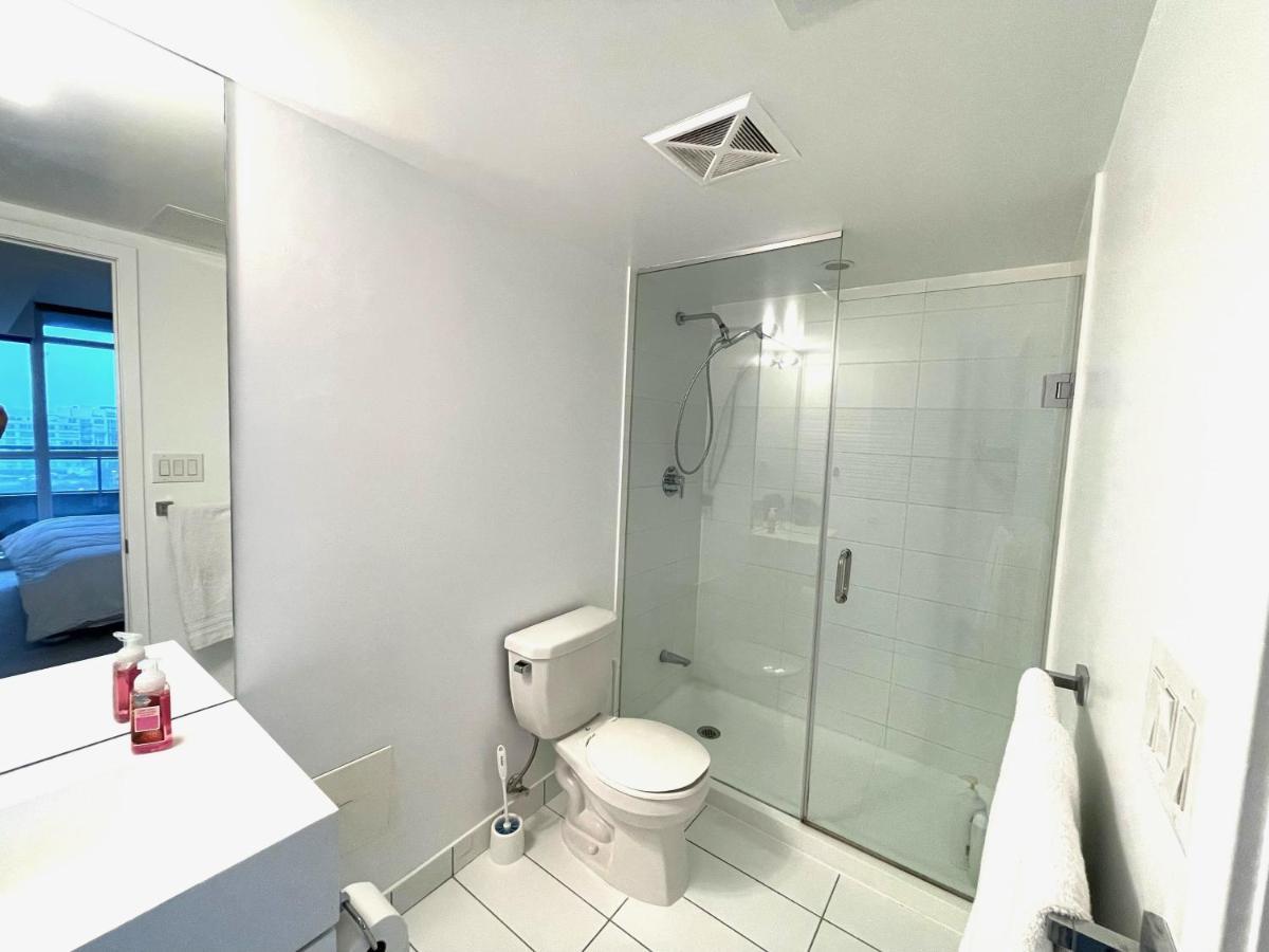 Three-Bedroom Condo With Free Parking Nearby Cn Tower With Lake View Toronto Exterior foto