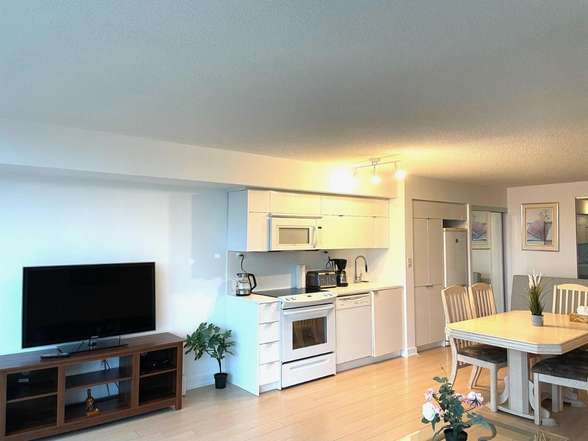 Three-Bedroom Condo With Free Parking Nearby Cn Tower With Lake View Toronto Exterior foto
