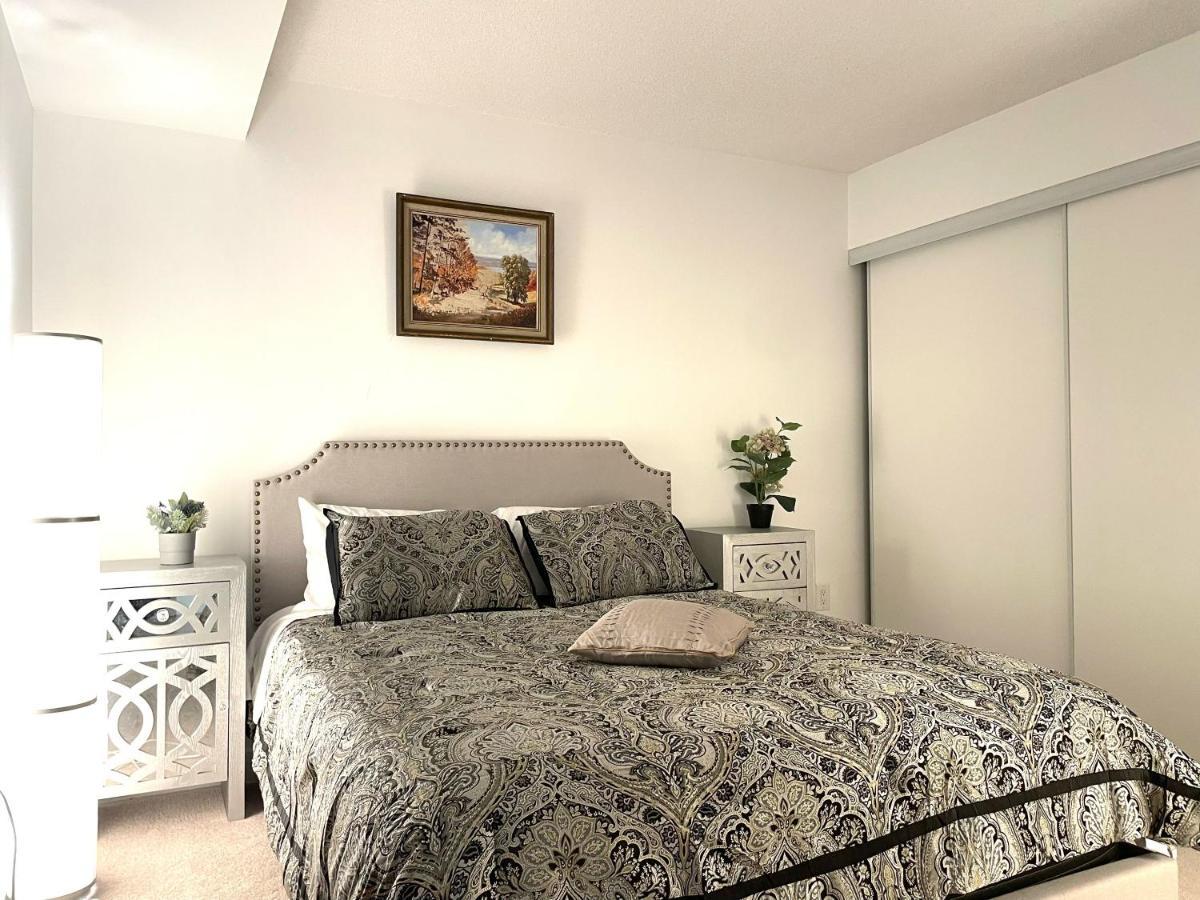 Three-Bedroom Condo With Free Parking Nearby Cn Tower With Lake View Toronto Exterior foto