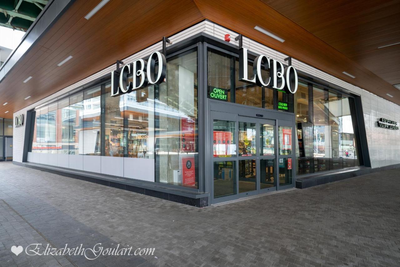 Three-Bedroom Condo With Free Parking Nearby Cn Tower With Lake View Toronto Exterior foto