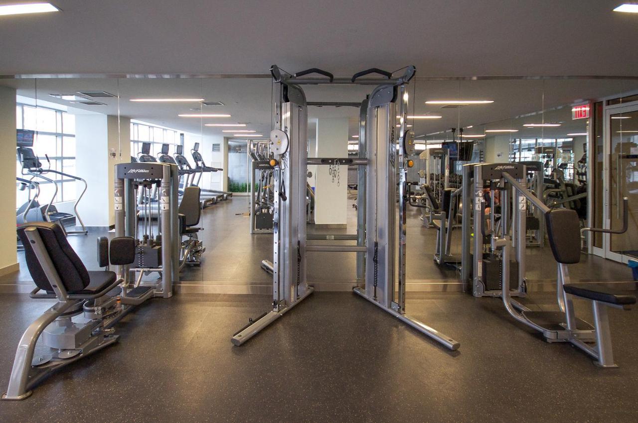 Three-Bedroom Condo With Free Parking Nearby Cn Tower With Lake View Toronto Exterior foto