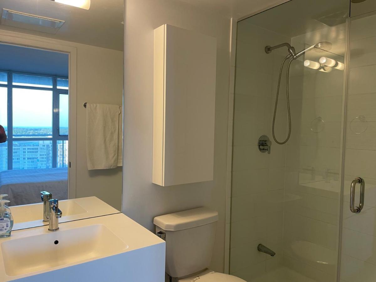 Three-Bedroom Condo With Free Parking Nearby Cn Tower With Lake View Toronto Exterior foto