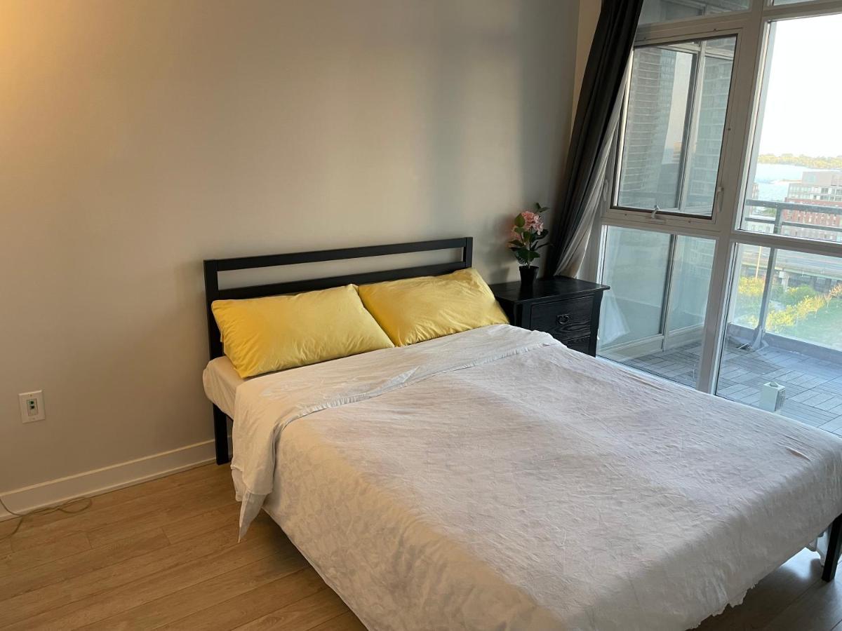 Three-Bedroom Condo With Free Parking Nearby Cn Tower With Lake View Toronto Exterior foto