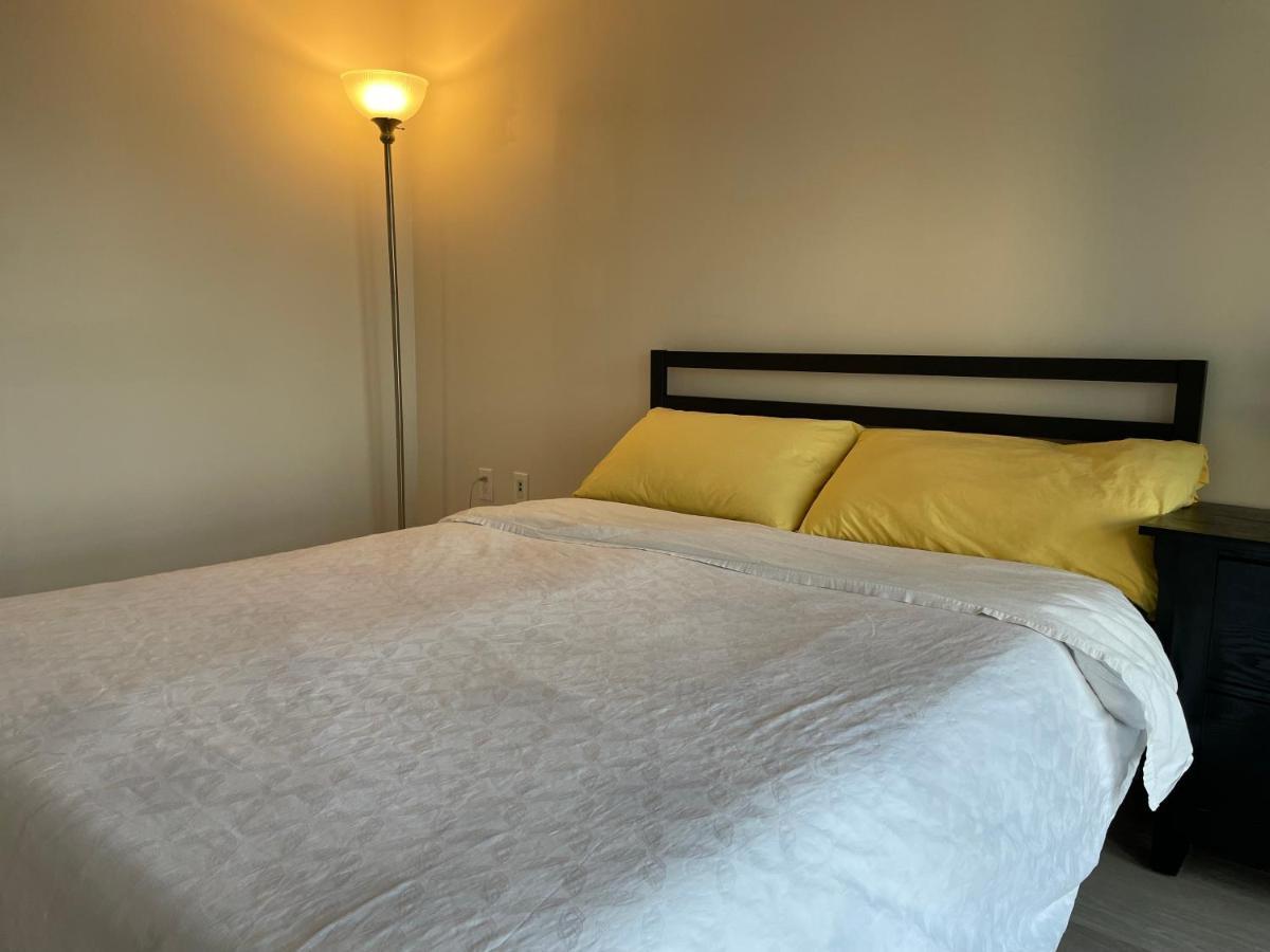 Three-Bedroom Condo With Free Parking Nearby Cn Tower With Lake View Toronto Exterior foto